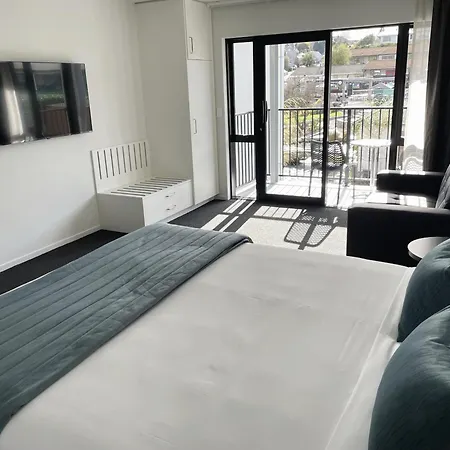 克里尔布鲁克服务式汽车旅馆&公寓
