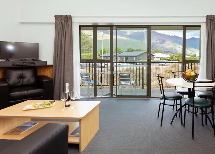 Clearbrook & Serviced Aparthotel Wanaka