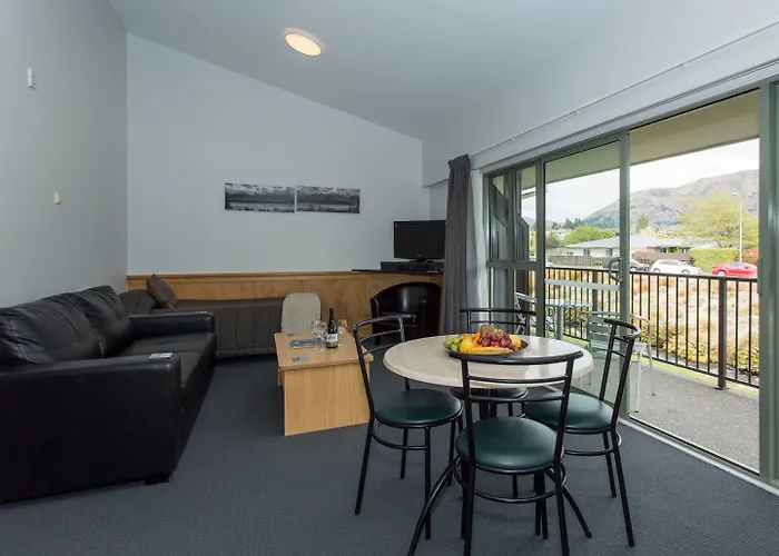 Clearbrook & Serviced 4* Wanaka