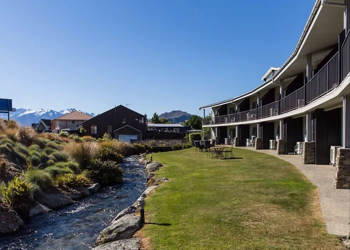 Clearbrook & Serviced 4* Wanaka