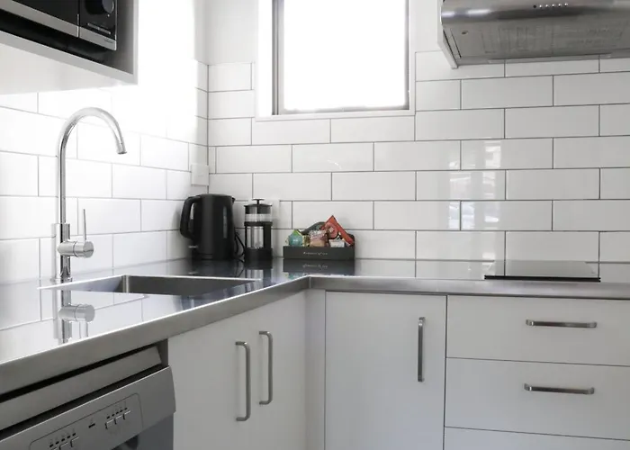 Clearbrook & Serviced 4*